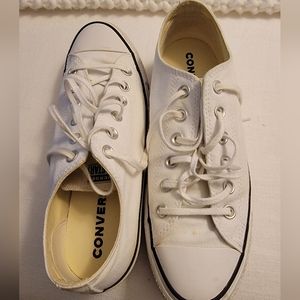 Converse sz 8.5 platform